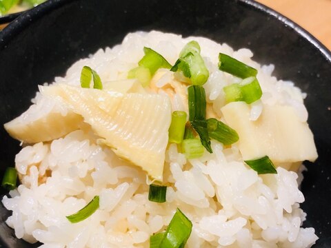 贅沢出汁のたけのこご飯